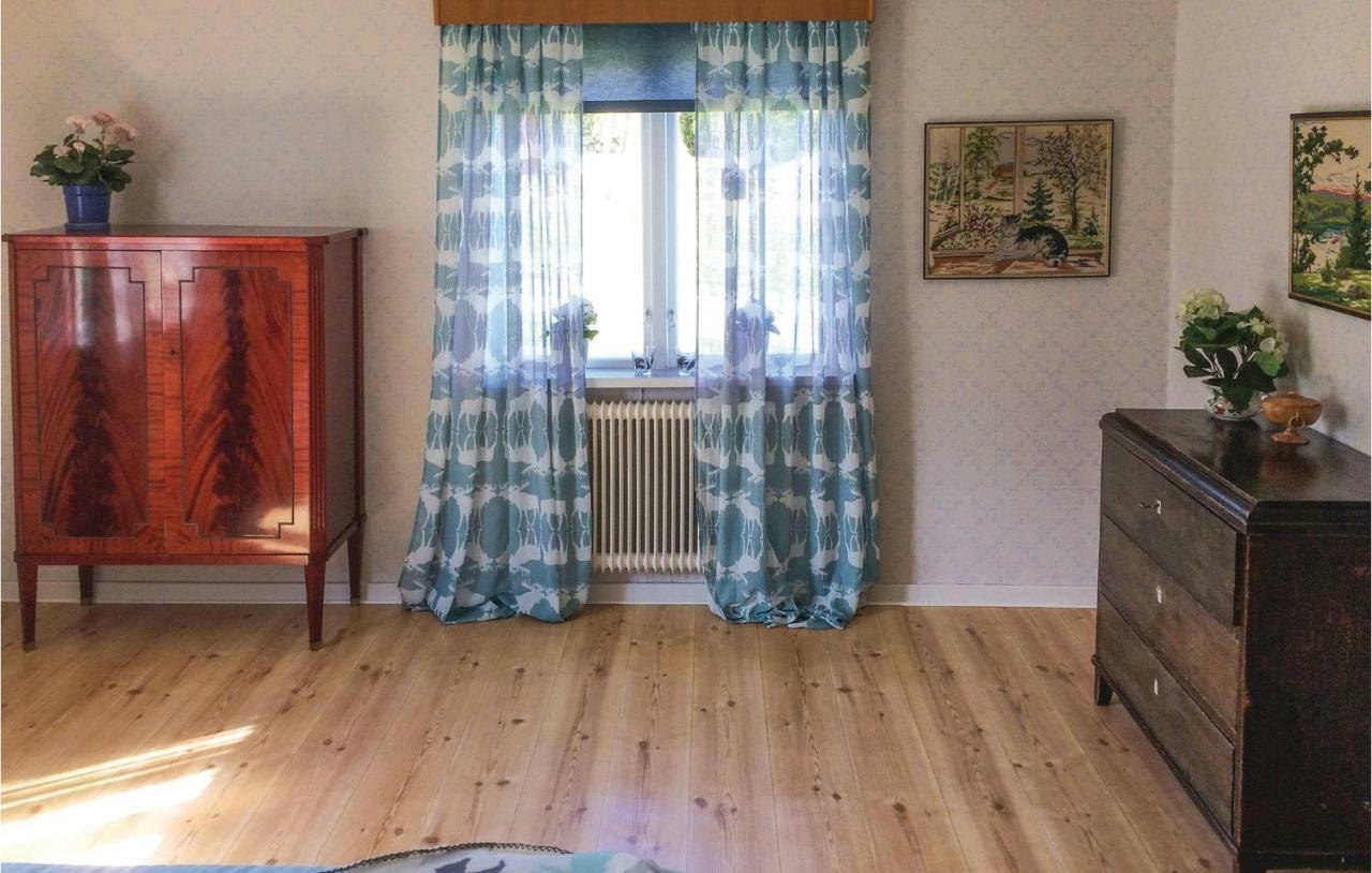 1 Bedroom Beautiful Home In Lidkoeping Sjovik  Exterior photo
